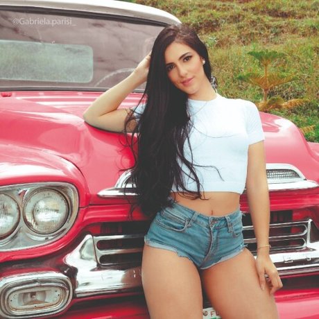 Gabriela Parisi art model pics