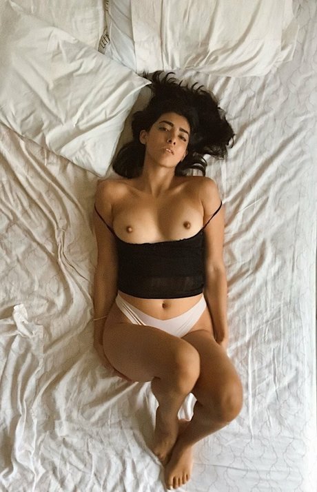 Pupauu adult actress img