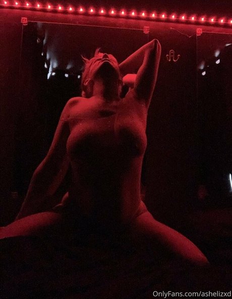 ashelizxd pornstar beautiful picture