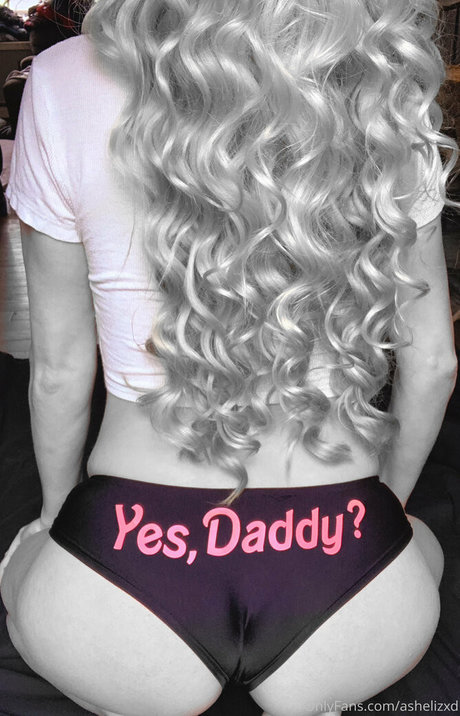 ashelizxd best model image