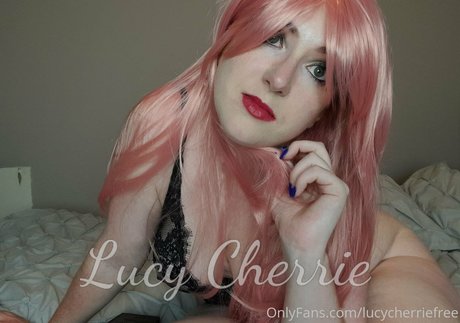 lucycherriefree art model pic