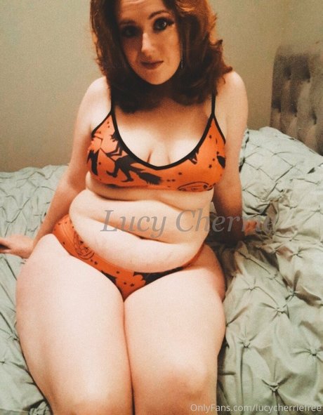 lucycherriefree star hot img