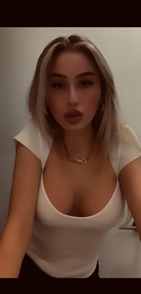 Dressupblondie star art photo