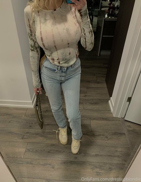 Dressupblondie exclusive star pictures