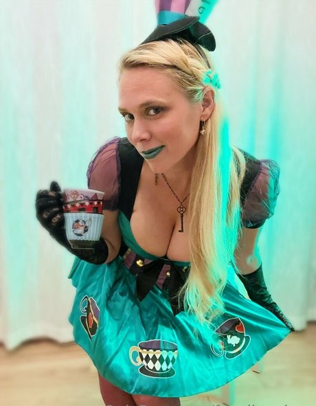 fayelinaplays pornstar nude photos