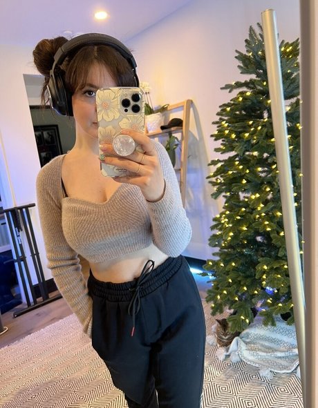 Bnans naked model galleries