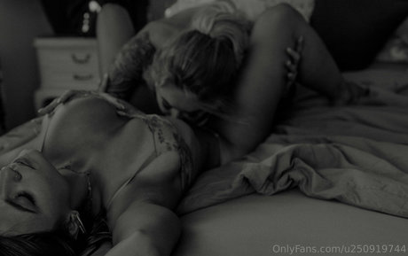 sarahmeeeow Quick model image