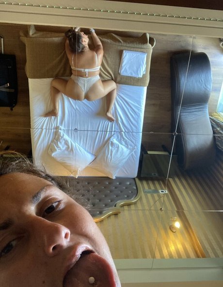 xeniahelleincgoddess erotic pornstar photos