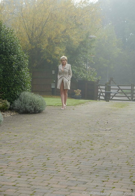 cum on glasses onlyfans naked pics