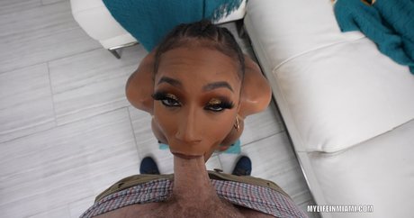 Sarai Minx pornstar exclusive pictures