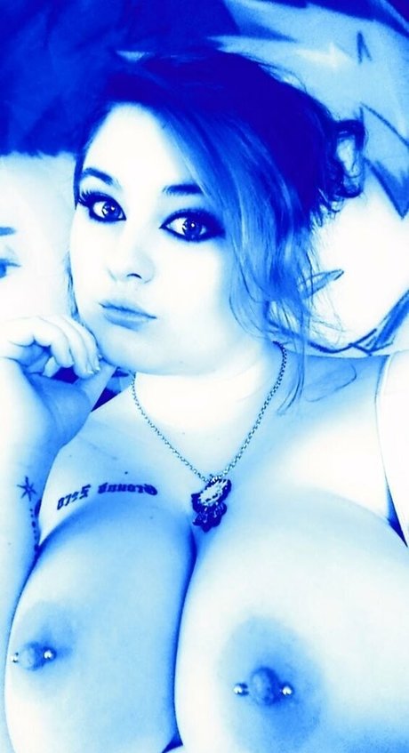 shylohnova free star img