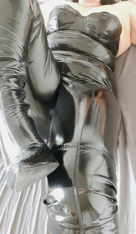 distannce nice model photo