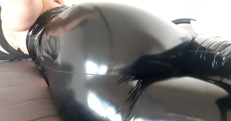 distannce model erotic images