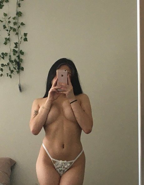 Deathlessley sexy model gallery