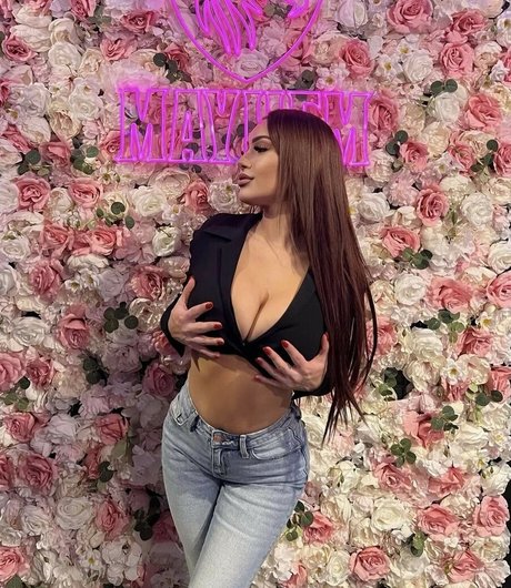 scauzz sex star gallery