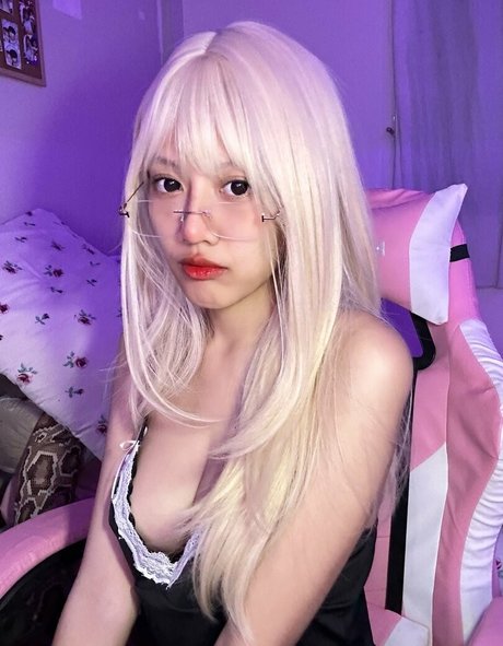 Valniez porn model photo