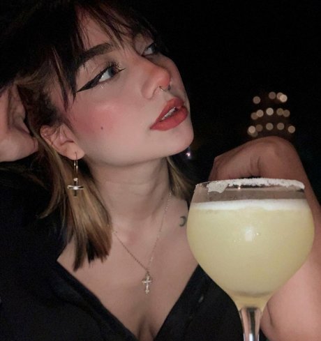 Tani Castaneda star beautiful galleries