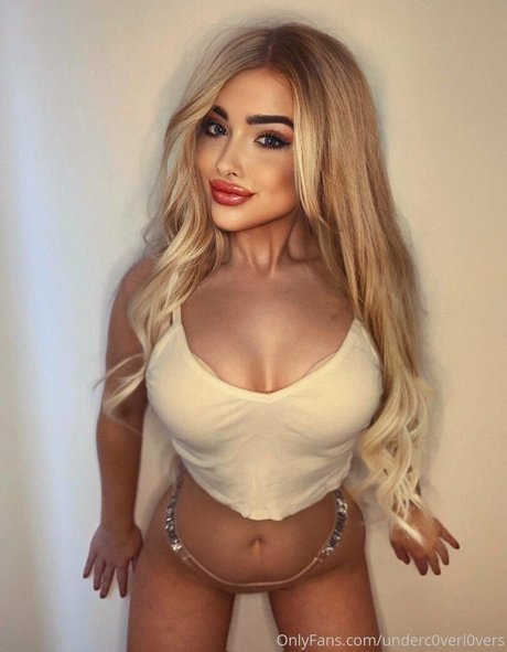 underc0verl0vers model nude galleries