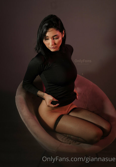 Giannasue hot actress photos