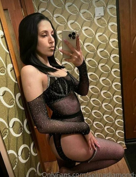 selinadiamond nude model pic