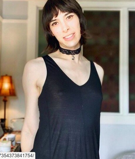 Ashley Adamson nude model gallery