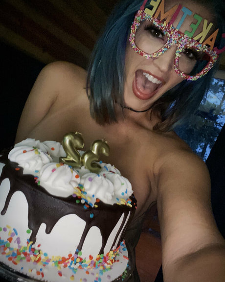 Jaclynn Crooks art star pictures