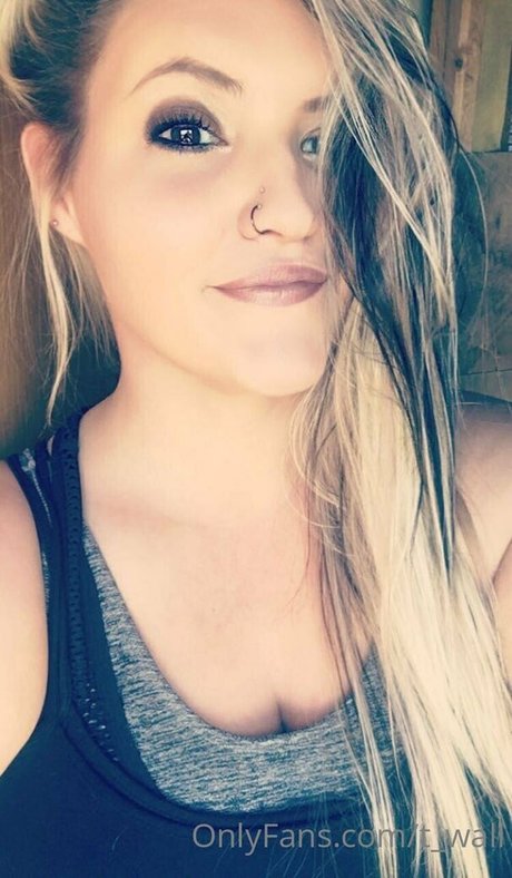 t w62 actress picture