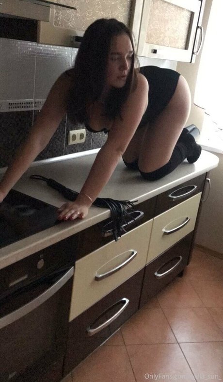 bella sun_ pornographic actress picture