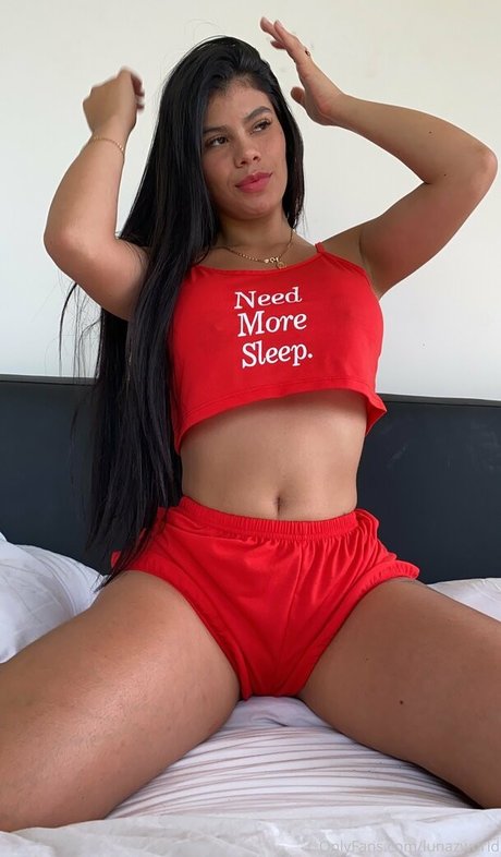 lunavips pornographic model img