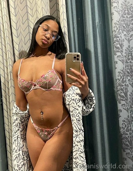 sexcmuseee model beautiful photo