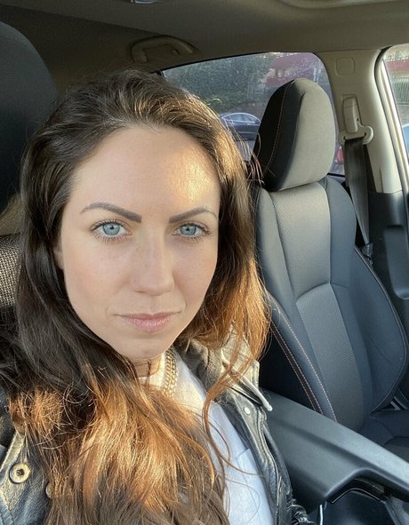 freequinnlivid model hd photos