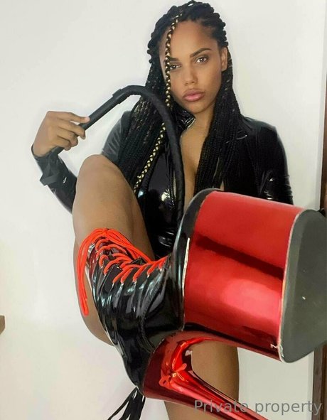 sexykixx model erotic pic