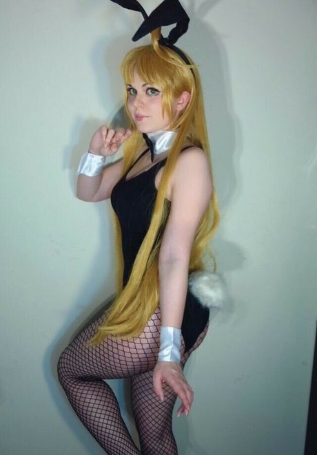 Abi Aikou model pretty photo