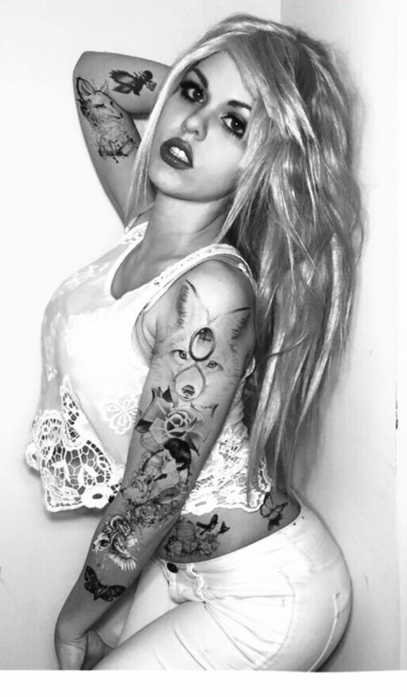 Abi Aikou star free pics