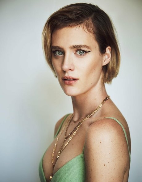 Mackenzie Davis beautiful actress pic
