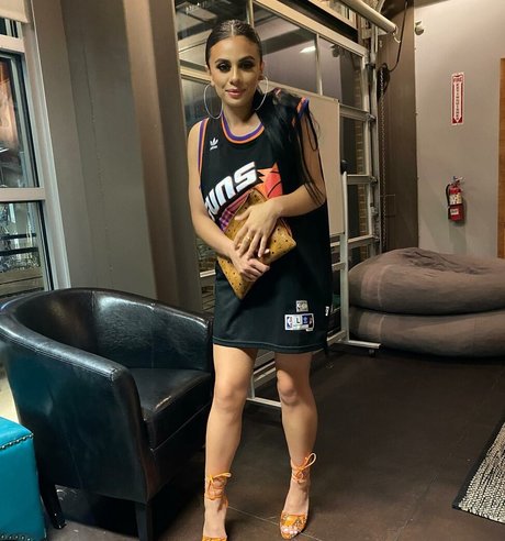 teen ladyboy onlyfans beautiful nude pictures