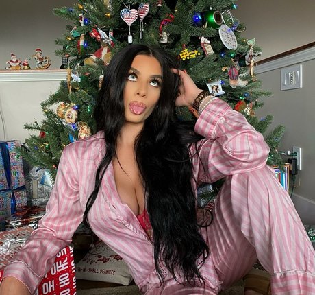 Jordan Taverner model porn images