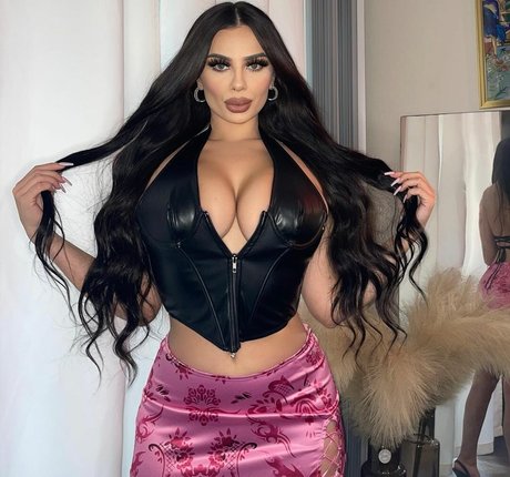 Jordan Taverner model porn picture