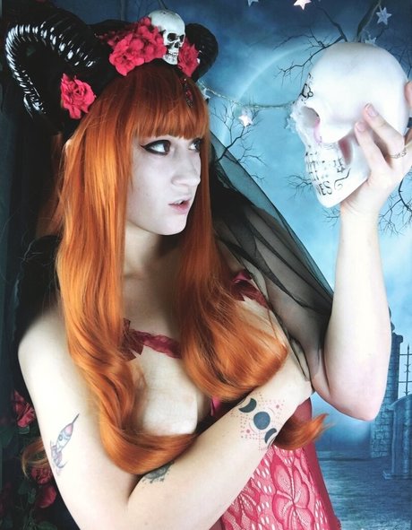 omankovivi hot model pic