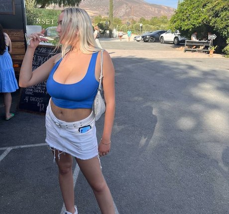 Holly Youpa exclusive star archive