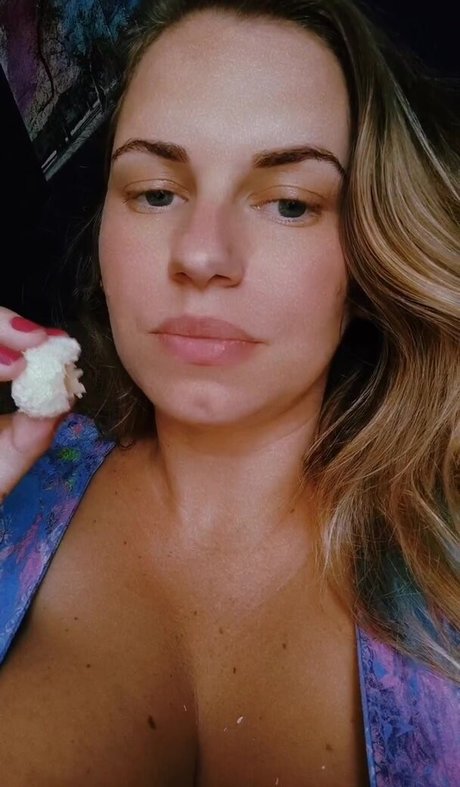 Ju Luz xxx actress photo