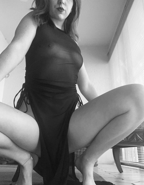 swallowpeaches free pornstar pictures