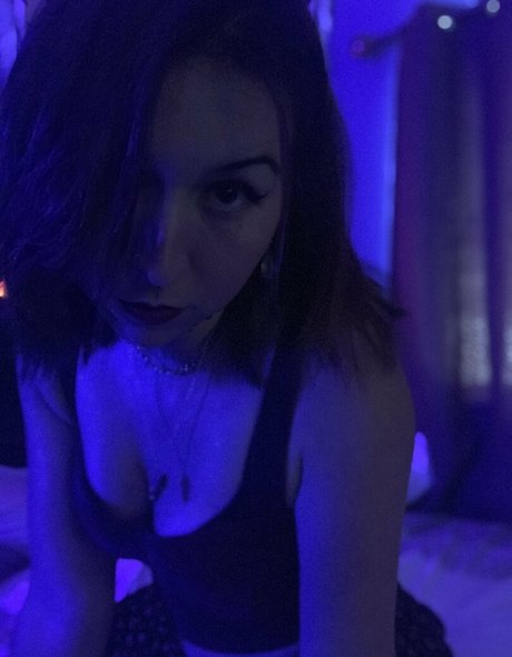 swallowpeaches nudes model photo