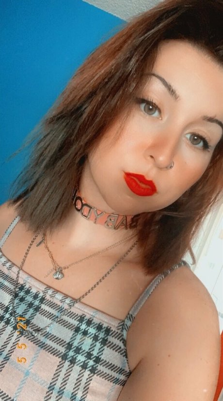 swallowpeaches porn star img