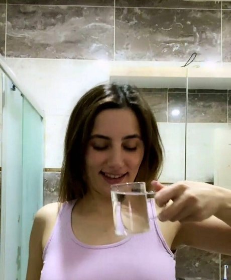 Tango Live pretty pornstar picture