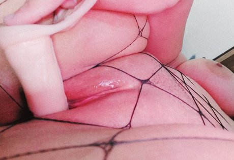 Isa Castro pretty pornstar picture