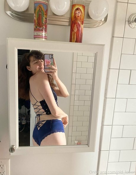 old lotion nudes star pictures