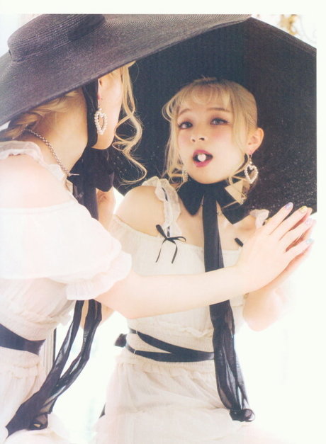 Mizuhashi Mai model art picture