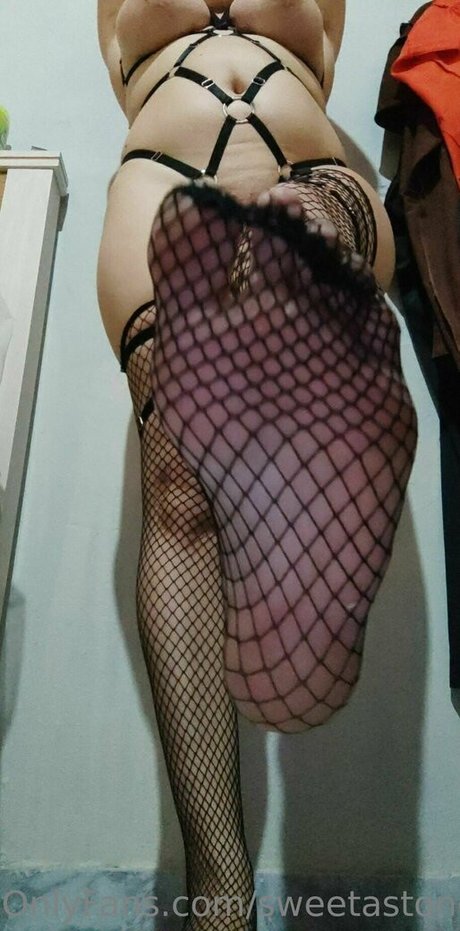 sweetastone model nude photos