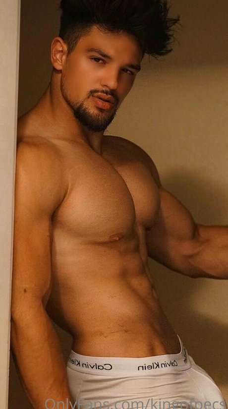 kingofpecs sex model img